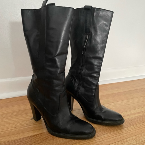 Vintage Nine West western-style black leather boot in a womens size 5 - Picture 1 of 4